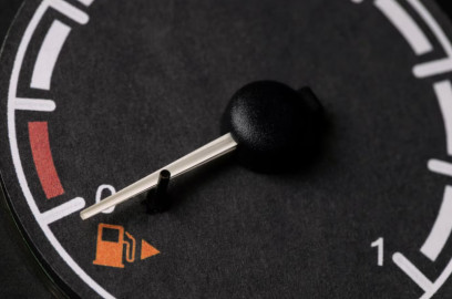 Почему глохнет и греется реле бензонасоса?